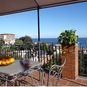 Appartement La Magnolia, Aci Trezza