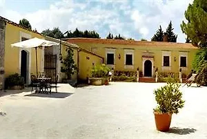Landhuis Masseria Damma, Case Monterosso